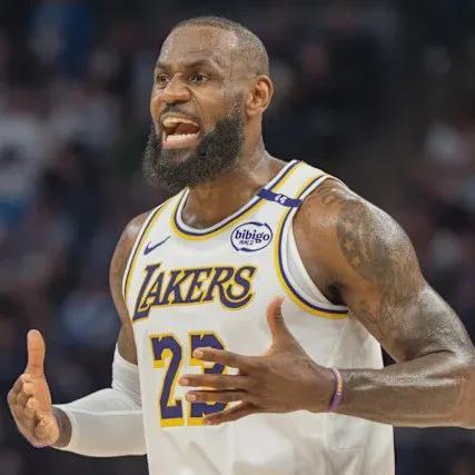 贝勒斯列出了最伟大的10名球员，詹姆斯入选还遭疯批，库里落选