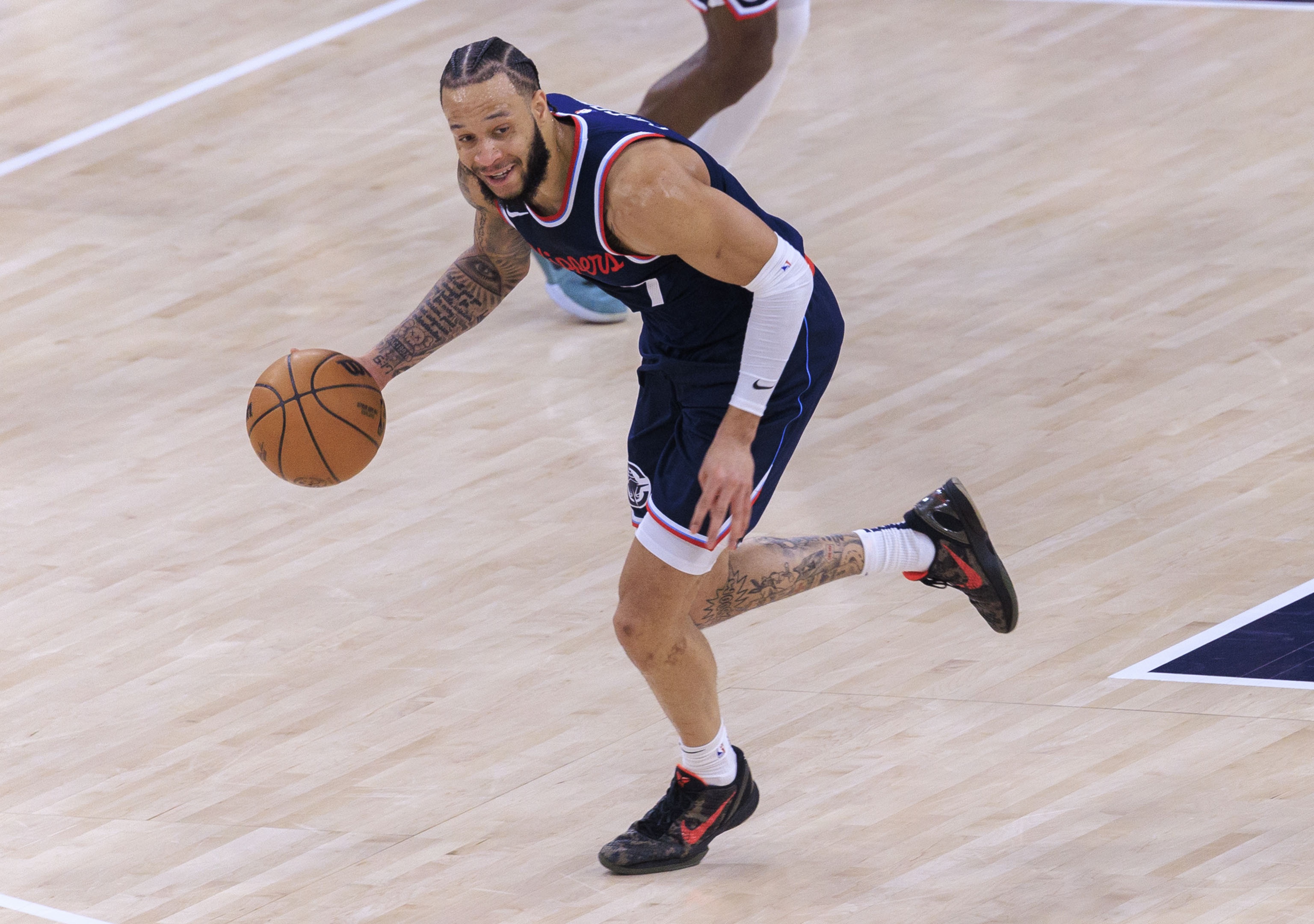 世俱杯夺冠赔率-三分命中率40.9%！美记：尼克斯可能成为自由球员科菲的下家